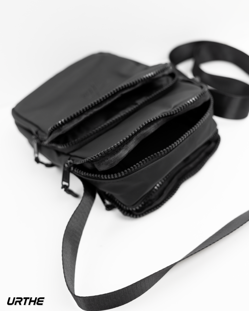 URTHE - กระเป๋า สะพายข้าง รุ่น 3D CROSSBODY BAG