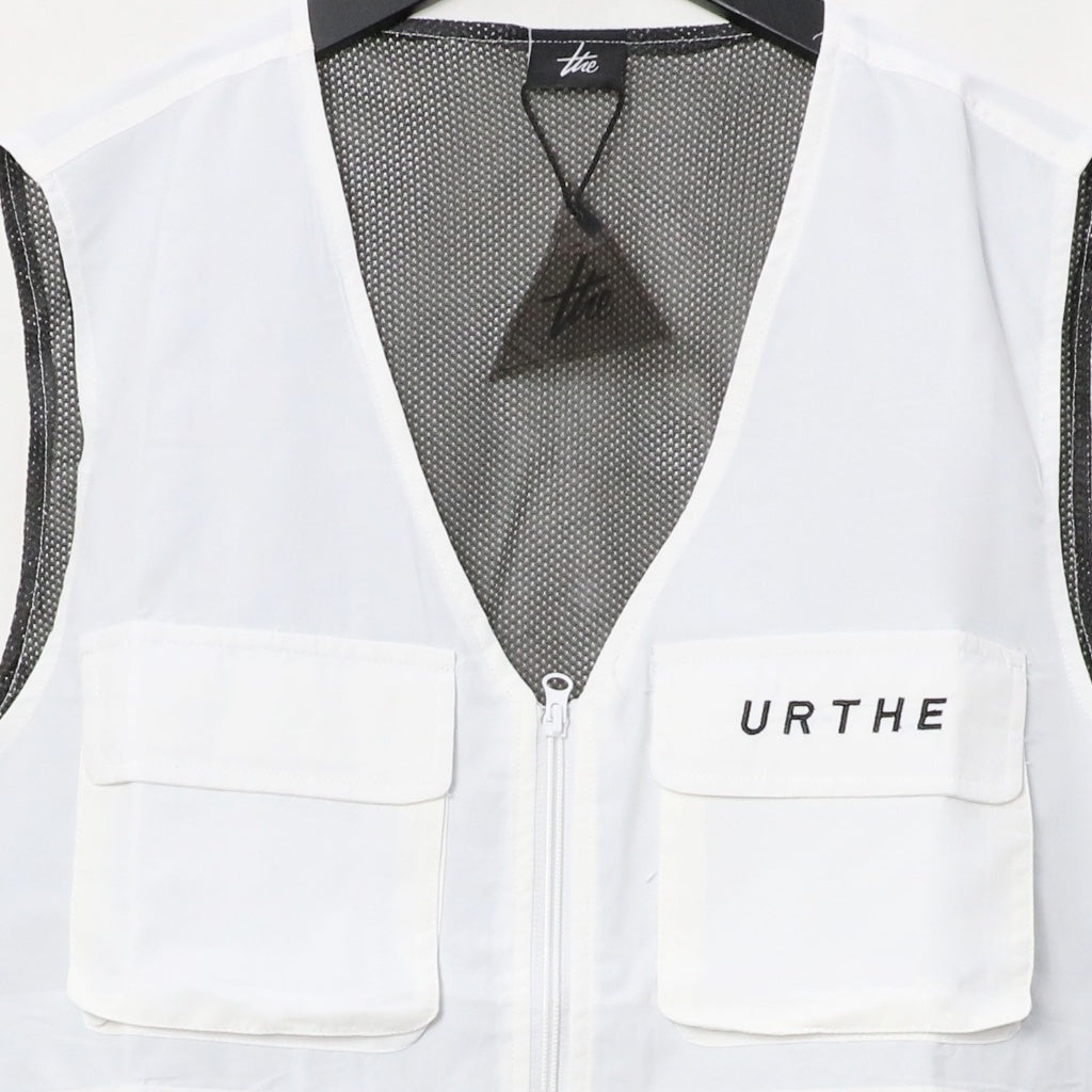 Urthe - เสื้อกั๊ก ผ้าร่ม ทรงสตรีท รุ่น URTHE WAISTCOAT