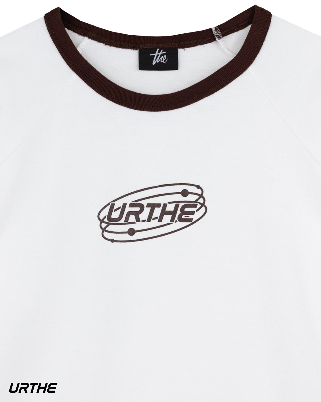 URTHE - เสื้อยืด ครอป แขนสั้น สกรีนลาย รุ่น CLASSIC MINI CROP