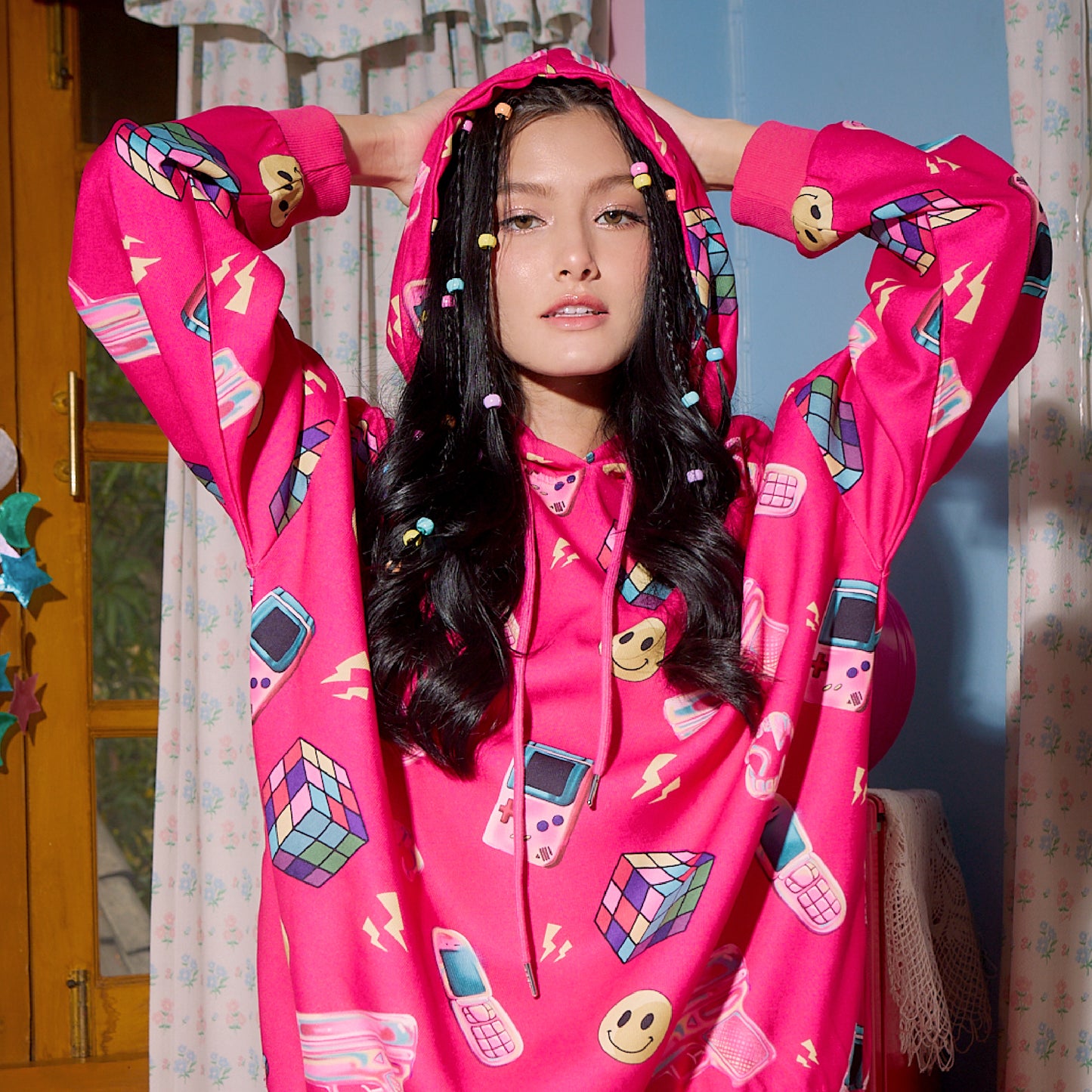 URTHE - เสื้อฮู้ด แขนยาว พิมพ์ลาย รุ่น SWEETIE HOODIES Col. TEEN TROUBLES