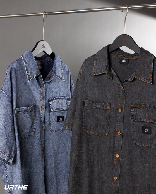 URTHE - เสื้อเชิ้ตยีนส์ แขนสั้น Oversize สกรีนลาย รุ่น JEAN SHIRT