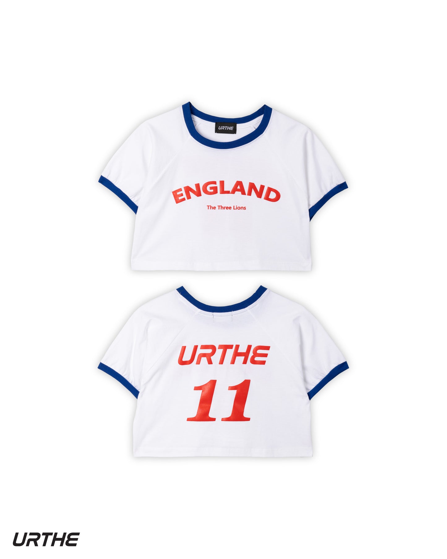 URTHE - เสื้อครอป เเขนสั้น สกรีนลาย รุ่น SLOPE CROP FC URTHE