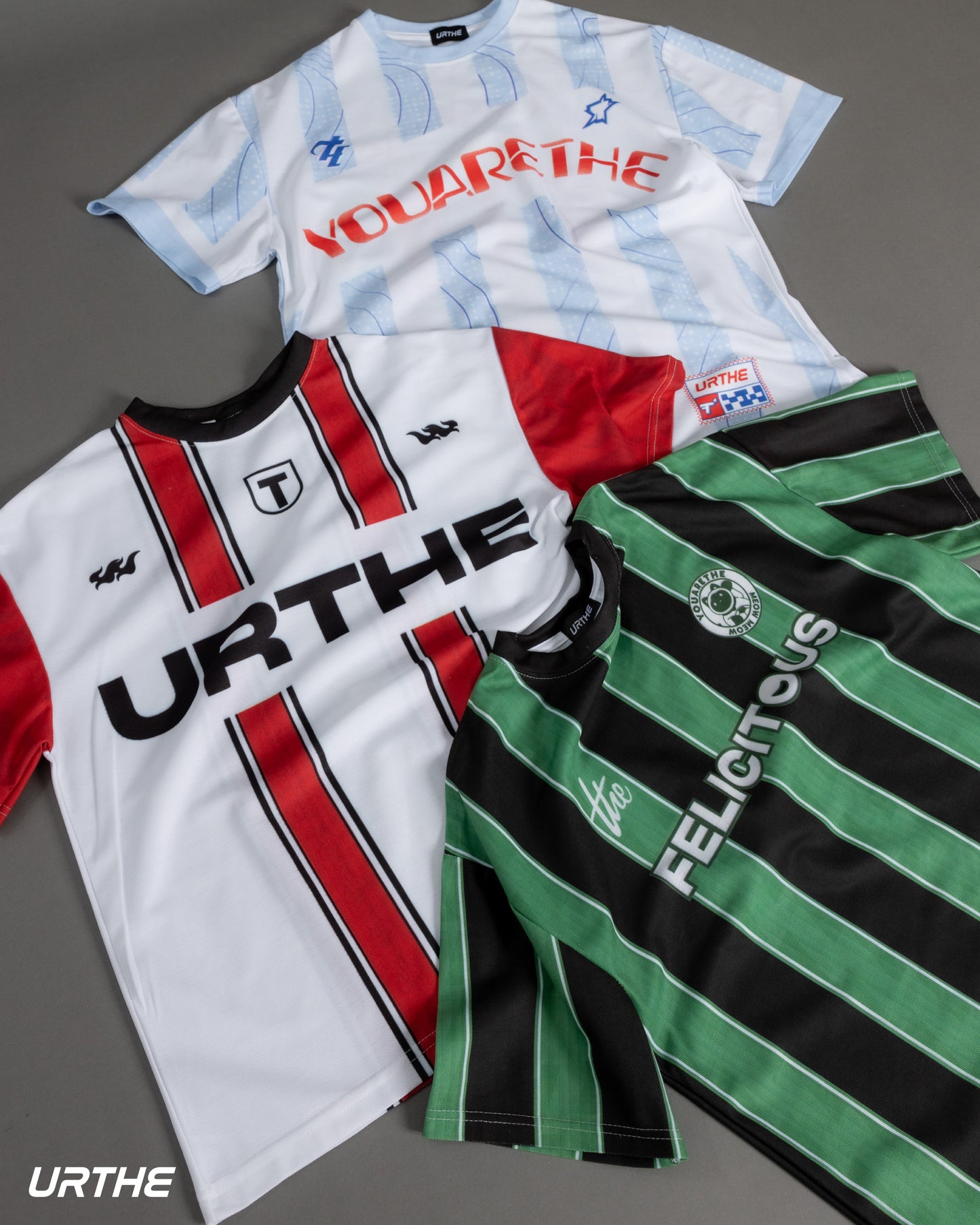 URTHE - เสื้อยืด เเขนสั้น ปริ้นลาย รุ่น URTHE F.C.