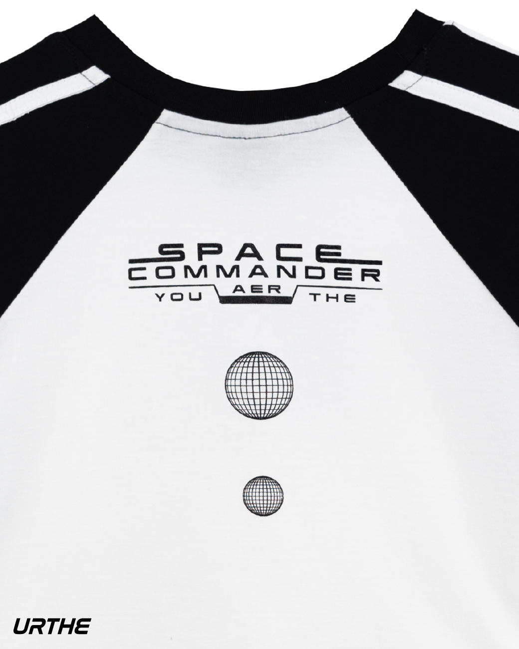 URTHE - เสื้อยืด ครอป แขนสั้น รุ่น SPACE COMMANDER