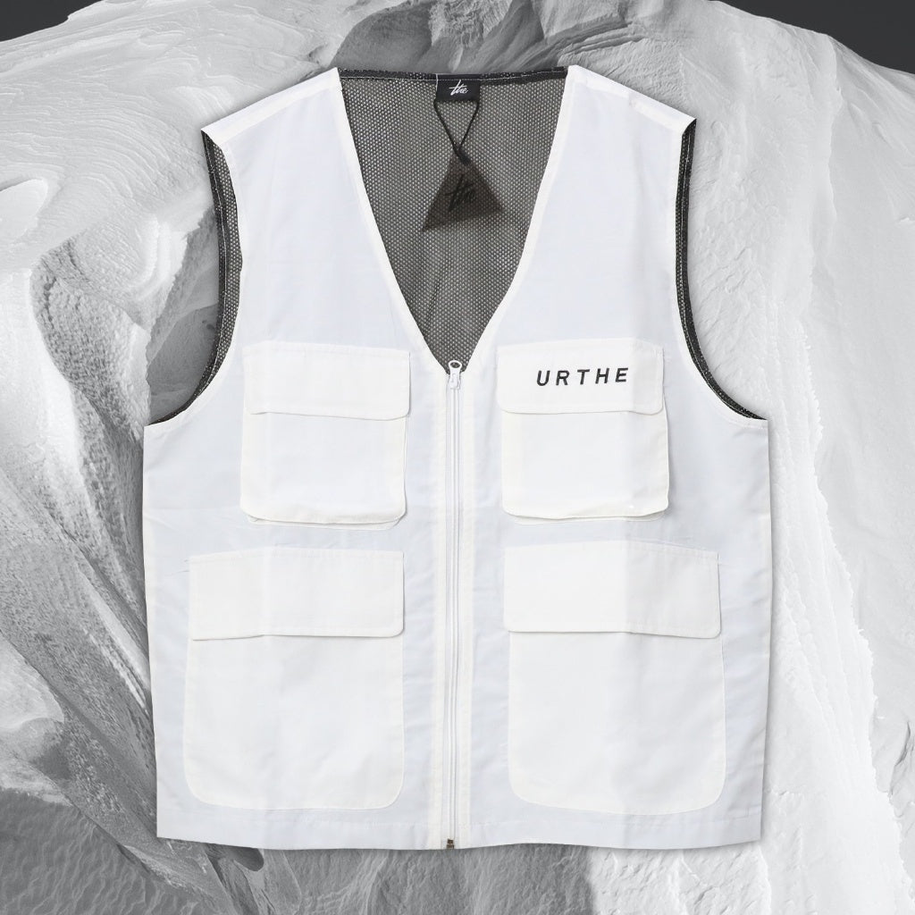 Urthe - เสื้อกั๊ก ผ้าร่ม ทรงสตรีท รุ่น URTHE WAISTCOAT