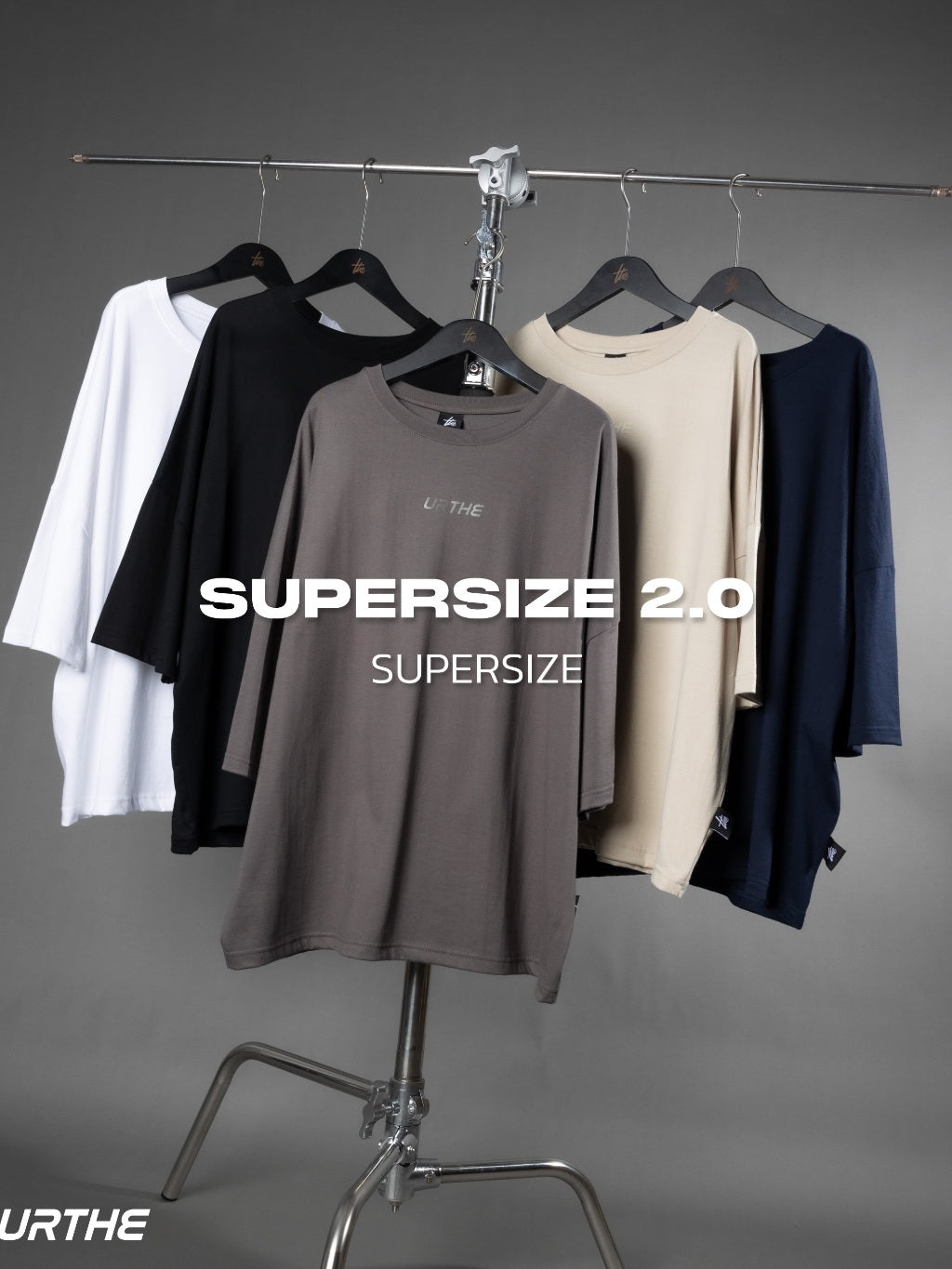 URTHE - เสื้อยืด แขนสั้น SUPERSIZE สกรีนลาย รุ่น SUPERSIZE 2.0