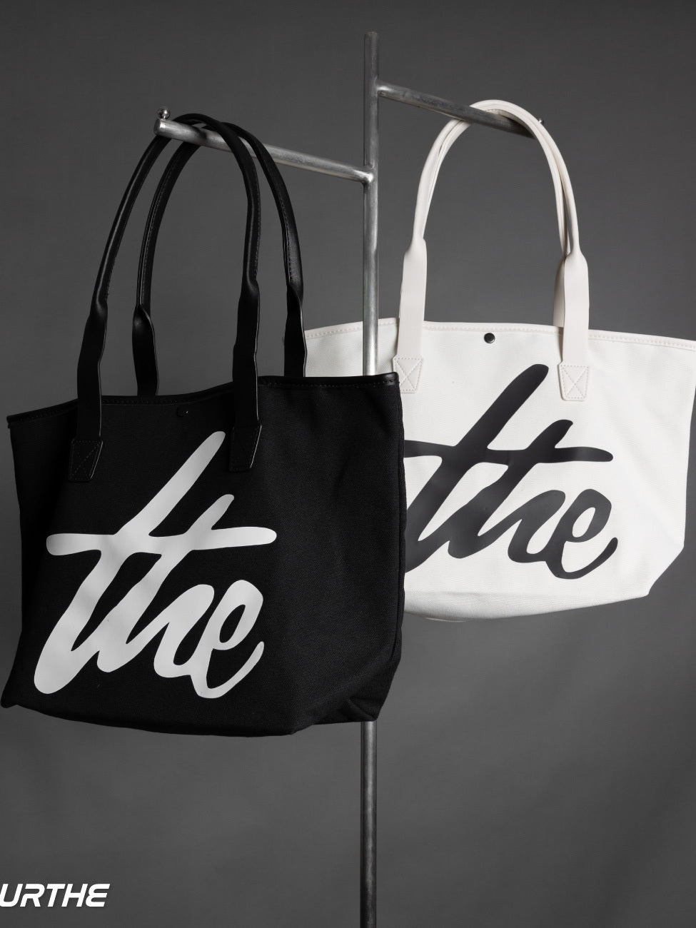 URTHE - กระเป๋าผ้าแคนวาส รุ่น THETHE CANVAS TOTE BAG