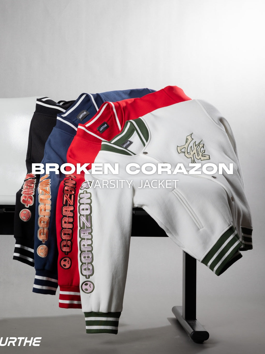 URTHE - เสื้อแจ็คเก็ต แขนยาว ปักลาย รุ่น BROKEN CORAZON