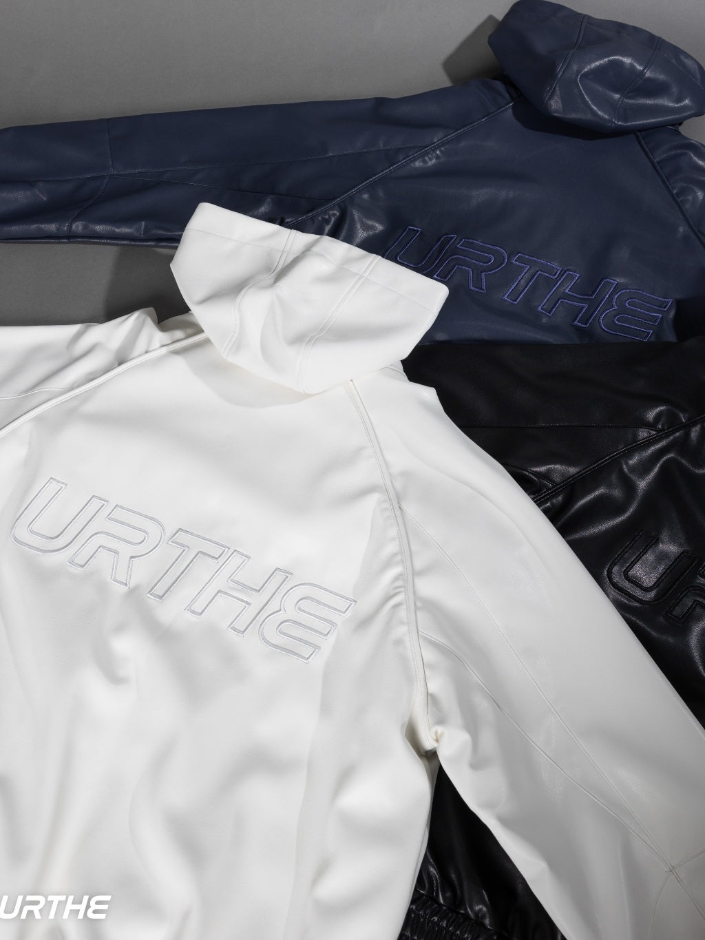 URTHE - เสื้อฮู้ดดี้หนัง (PU) ปักโลโก้ รุ่น LTHD